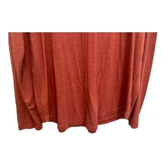 GOODLIFE Overdyed Tri-Blend Long Sleeve Scallop Crew T-Shirt in burnt orange - Picture 6 of 14